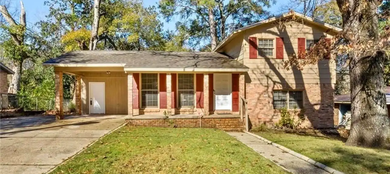 Tree Covered House Pic